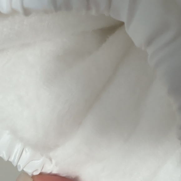 UGG Dip Puffer Waterproof Boot Covers White, New Without Tags - Picture 7 of 7